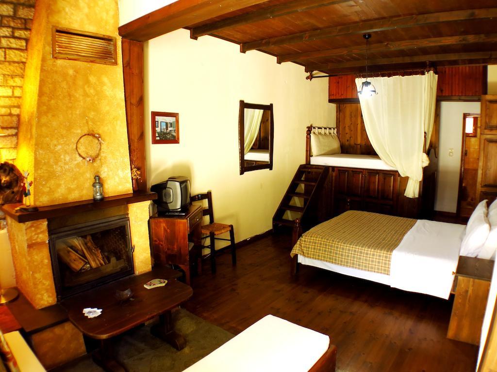 Xenonas Brizi Hotel Elati  Room photo